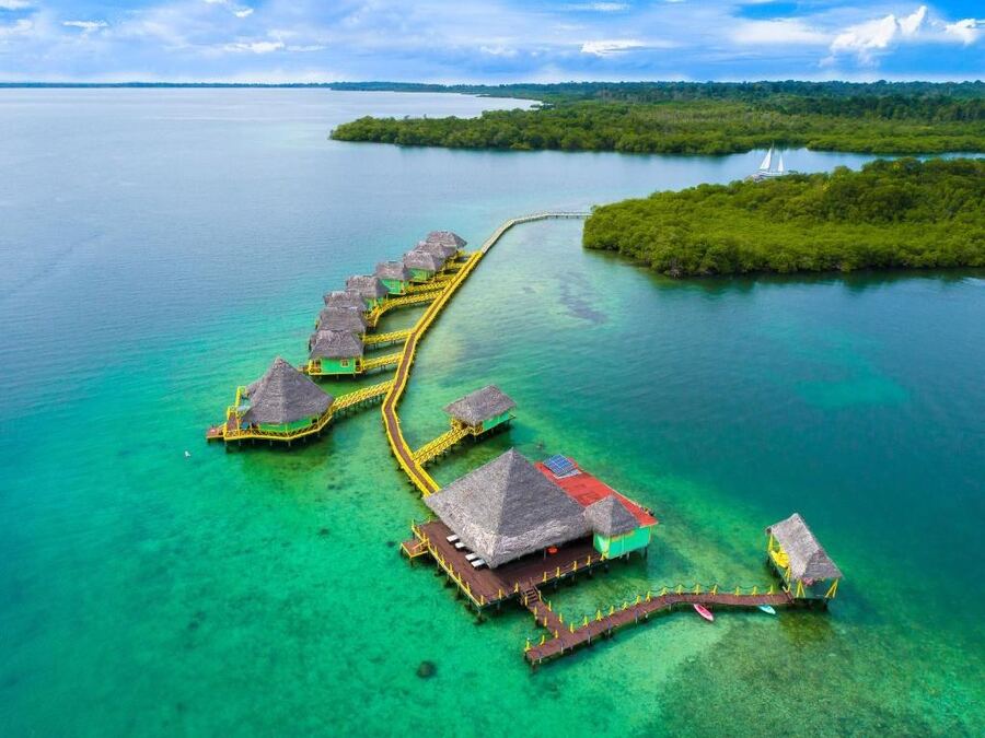 Punta Caracol Acqua Lodge