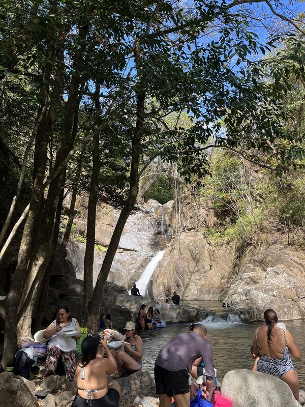 Full Day: Cascada Jawatta + Pozos Termales