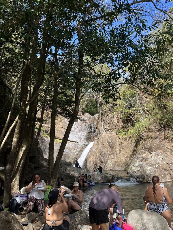 Full Day: Cascada Jawatta + Pozos Termales